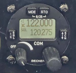 RadioVHF 1.jpg